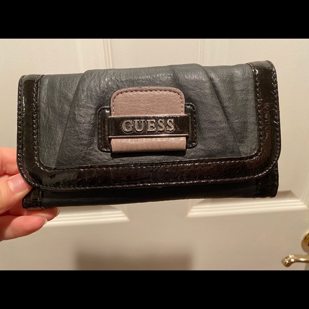 Guess Trifold Wallet